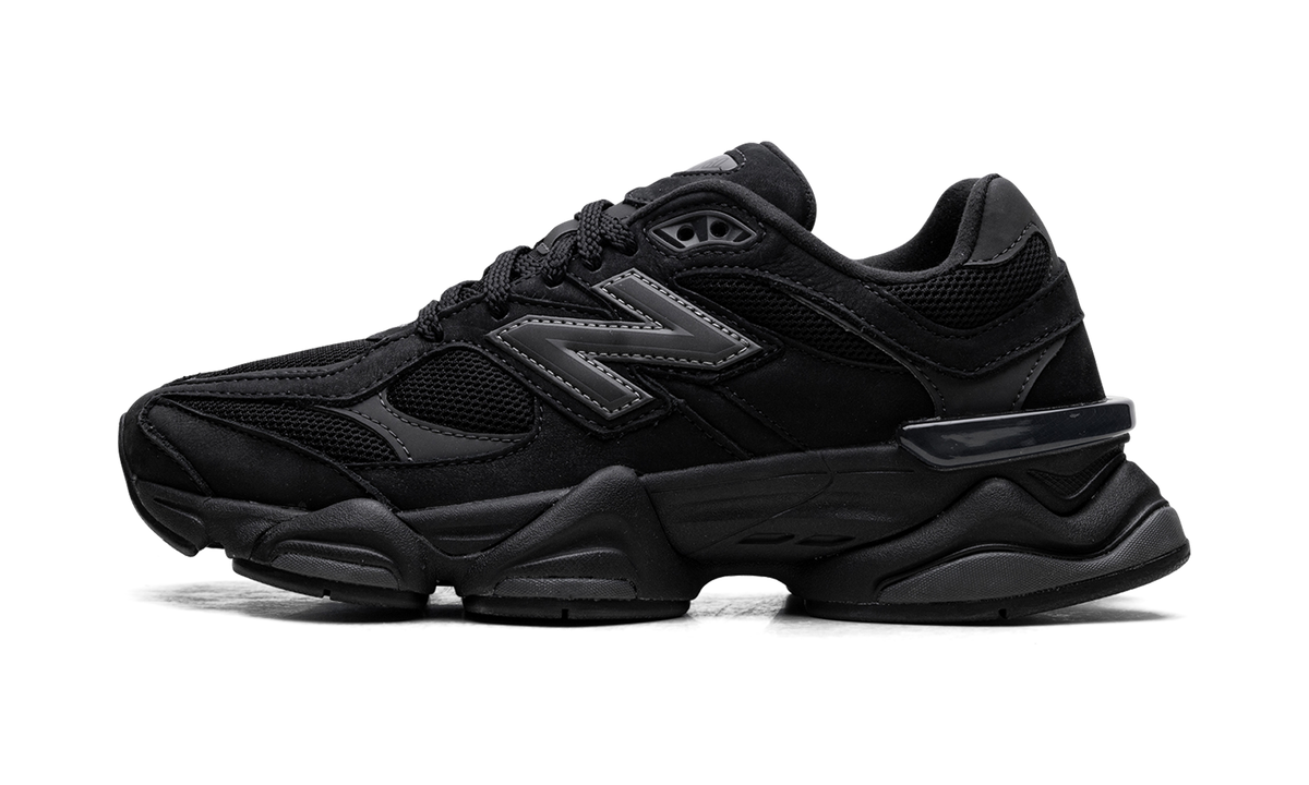 New Balance 9060 Black Cement (U9060ZGE) – Seitenansicht außen | Rarus