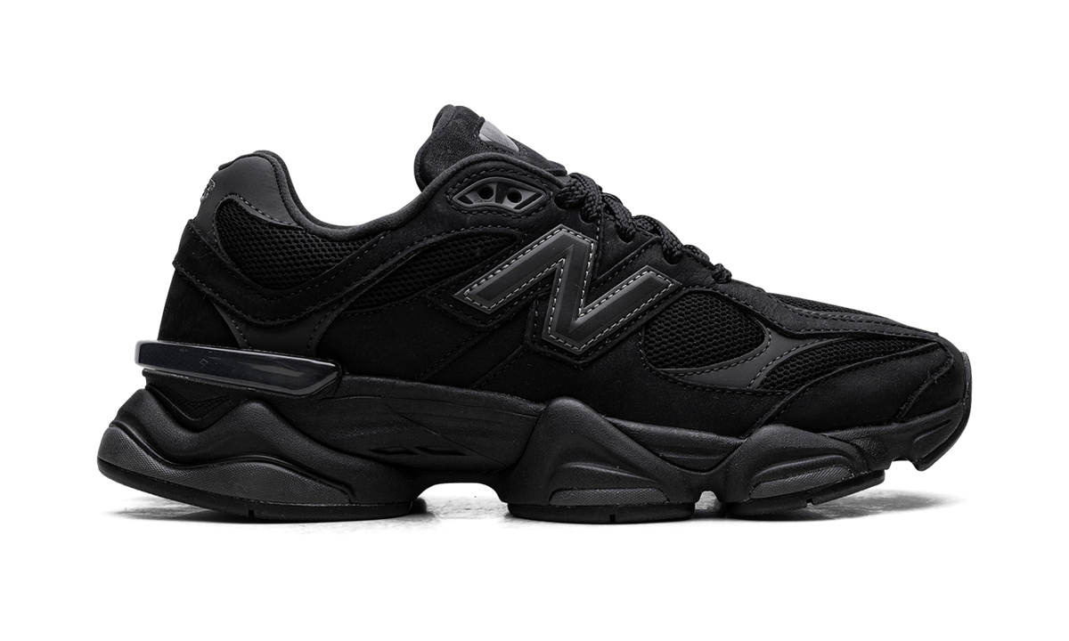 New Balance 9060 Black Cement (U9060ZGE) – Seitenansicht außen | Rarus