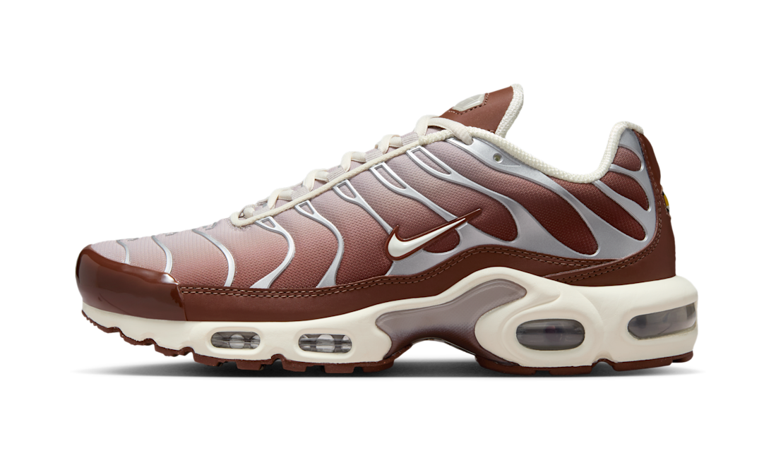 Nike Air Max Plus Light Orewood Brown Dark Pony (II7637-200) – Seitenansicht außen | Rarus