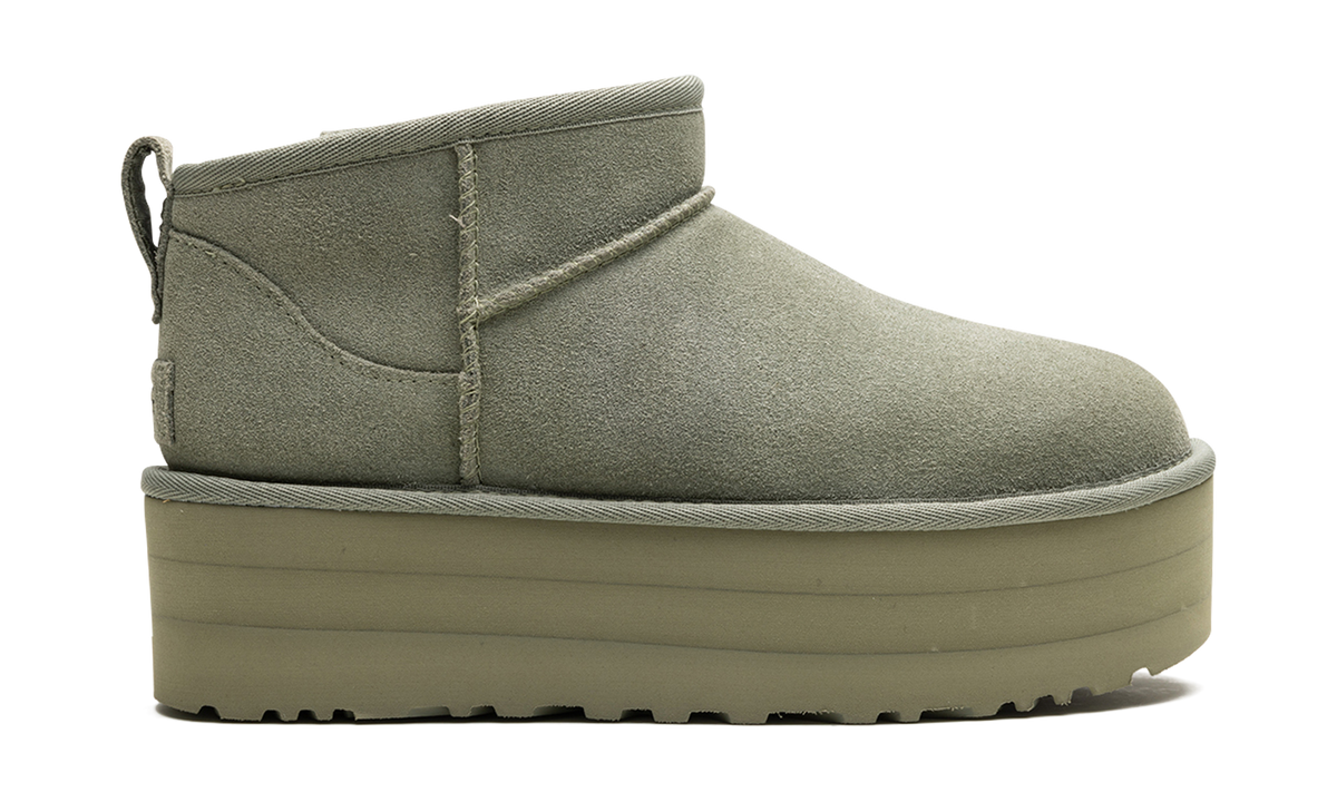 UGG Classic Ultra Mini Platform Boot Shaded Clover (1135092-SDC) – Seitenansicht außen | Rarus