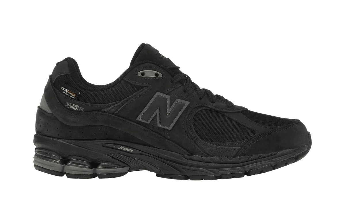 New Balance 2002R Cordura Phantom Black - M2002RPJ / GC2002PJ