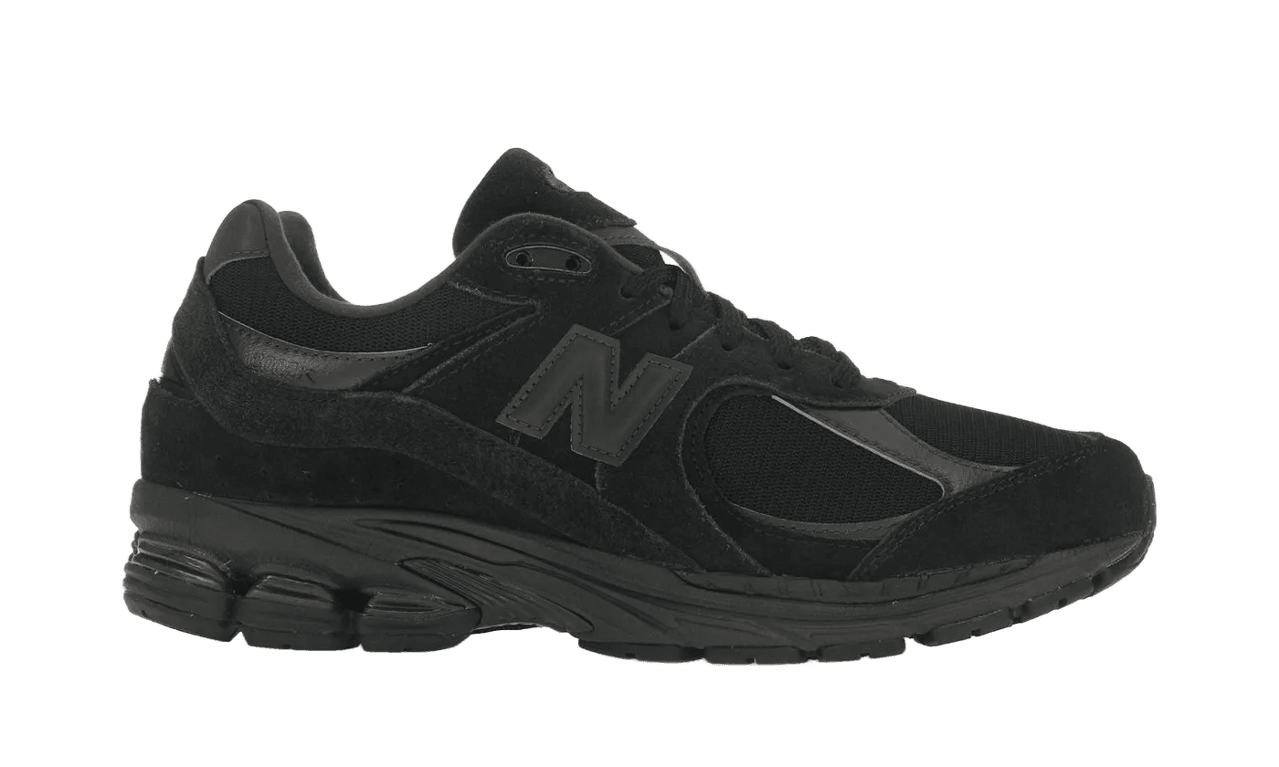 New Balance 2002R Triple Black Suede - U2002RBL