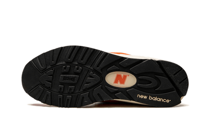 New Balance New Balance 990 V2 Made in USA Marigold - M990AI2
