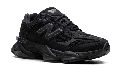 New Balance 9060 Black Cement (U9060ZGE) – Seitenansicht außen | Rarus