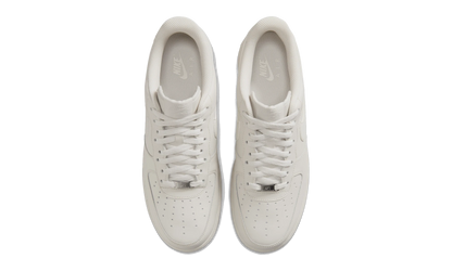 Nike Air Force 1 Low '07 Light Bone (IH1698-003) – Draufsicht | Rarus
