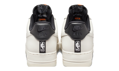 Nike Air Force 1 Low '07 NBA Phantom (IQ0293-030) – Rückansicht Paar | Rarus