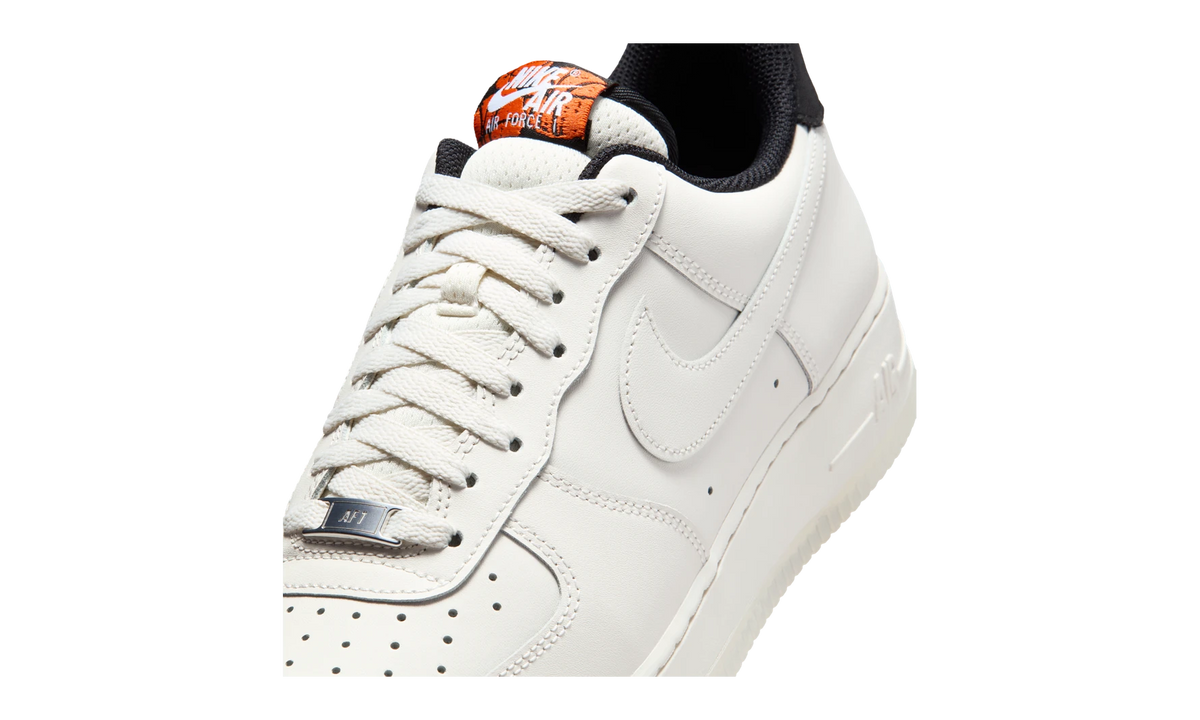 Nike Air Force 1 Low '07 NBA Phantom (IQ0293-030) – Detailansicht | Rarus