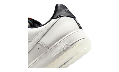 Nike Air Force 1 Low '07 NBA Phantom (IQ0293-030) – Detailansicht | Rarus