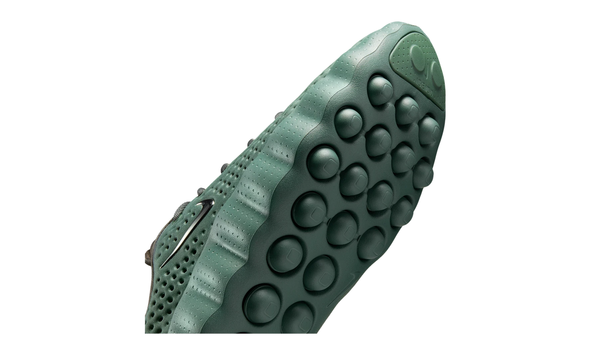 Nike Mind 002 Camo Green (HQ4308-300) – Detailansicht Sohle | Rarus