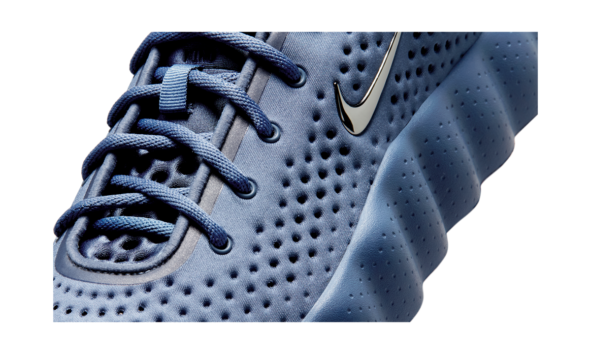 Nike Mind 002 Thunder Blue Chrome (HQ4308-400) – Detailansicht Schnürung | Rarus