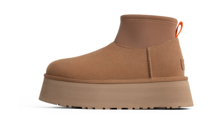 UGG Classic Mini Dipper Boot Chestnut (1168170-CHE) – Seitenansicht außen | Rarus