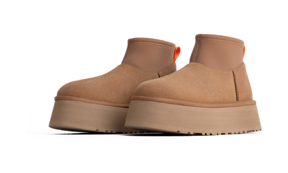UGG Classic Mini Dipper Boot Chestnut (1168170-CHE) – Rückansicht | Rarus