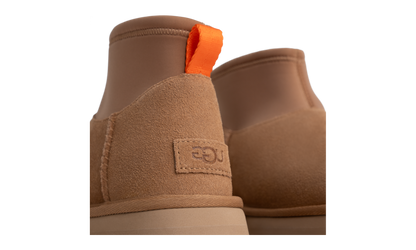 UGG Classic Mini Dipper Boot Chestnut (1168170-CHE) – Detailansicht | Rarus