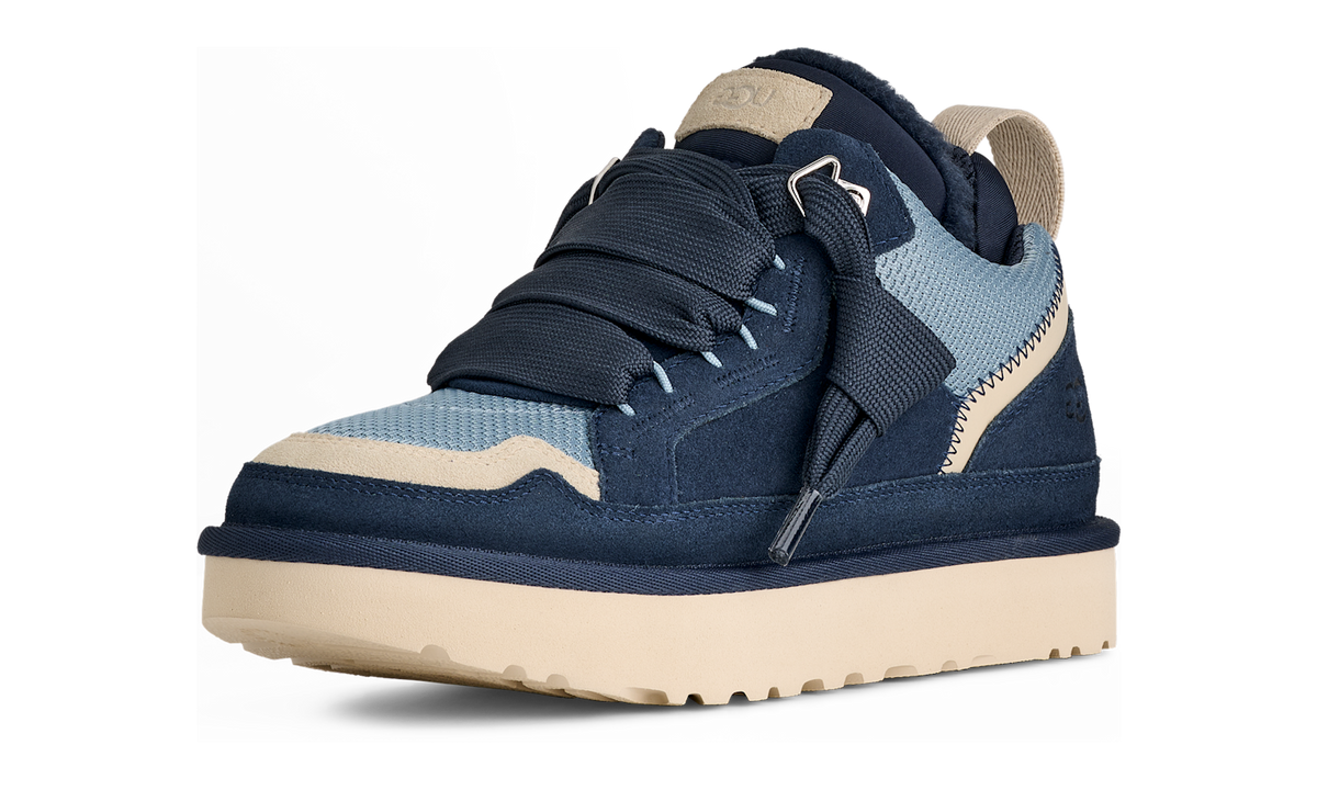 UGG Lowmel Dark Indigo Sea Salt (1144032-DGS) – Seitenansicht schräg | Rarus