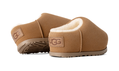 UGG Pumped Slide Chestnut (1158215-CHE) – Rückansicht Paar | Rarus
