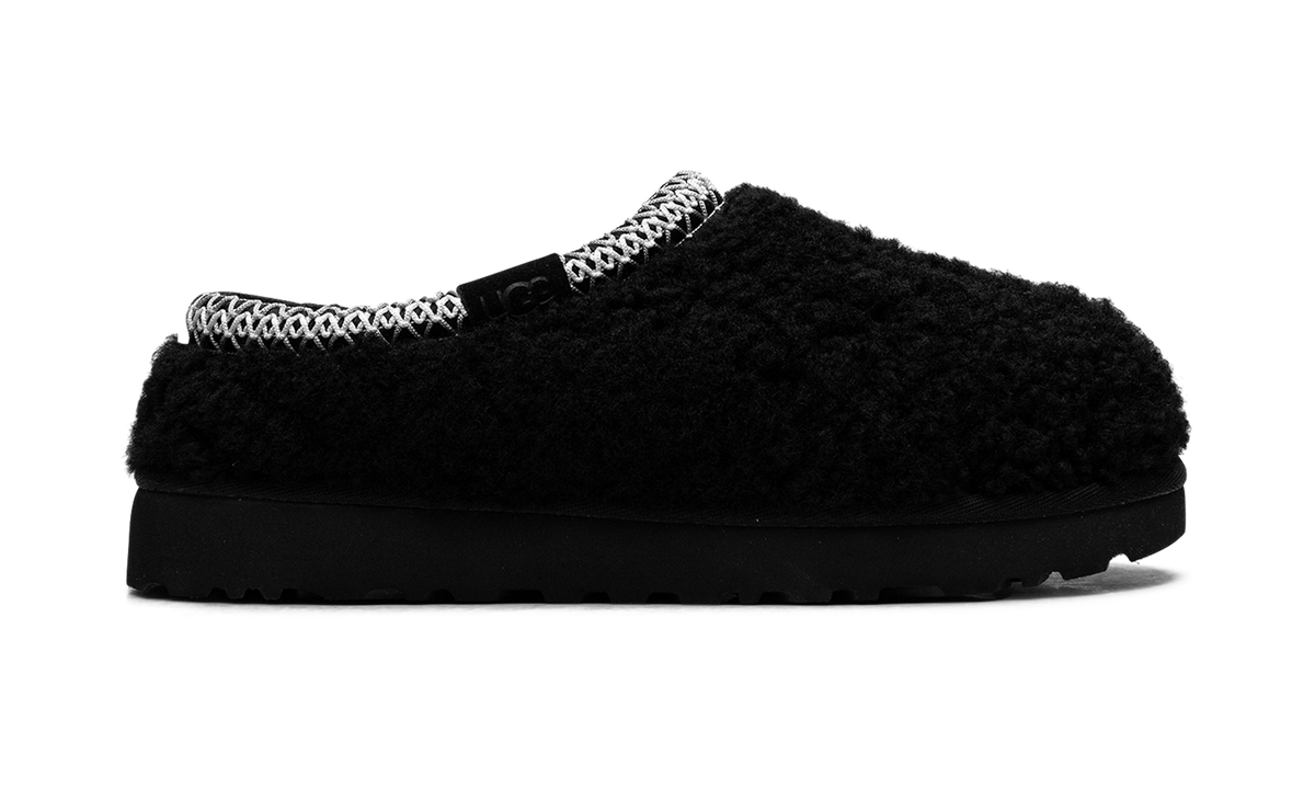 UGG Tasman Maxi Curly Slipper Black (1158356-BLK) – Seitenansicht außen | Rarus