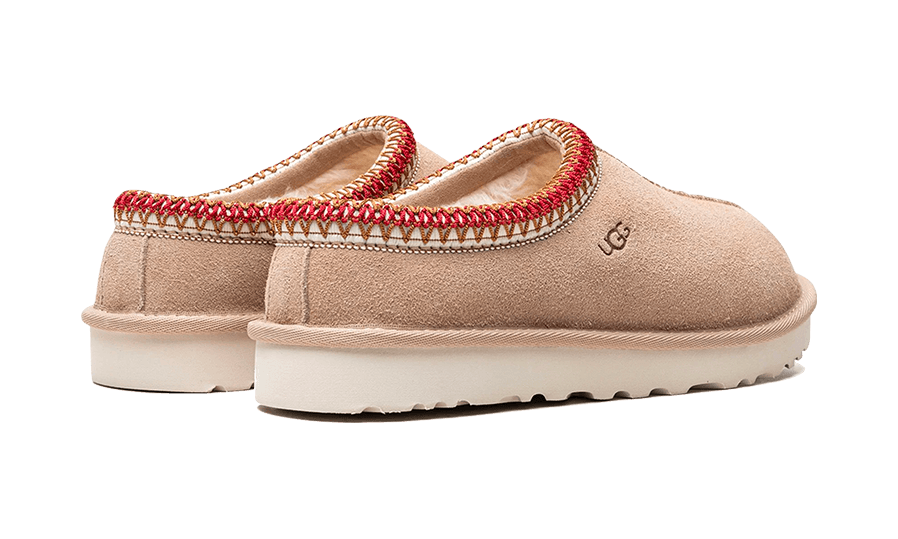 UGG Tasman Slipper Sand Dark Cherry (1174470-SDDR/5955-SNDD) – Rückansicht | Rarus