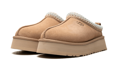 UGG Tazz II Slipper Sand (1122553-SAN/1174471-SAN) – Rückansicht | Rarus