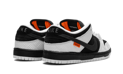 SB Dunk Low TIGHTBOOTH - FD2629-100