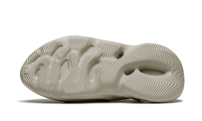 Adidas Adidas Yeezy Foam RNNR Sand - FY4567